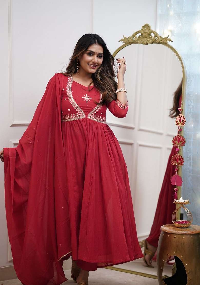 Red Embroidery Muslin Kurta Set - Indya