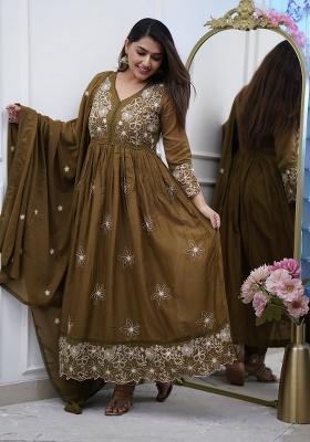 Mehendi Embroidery Silk Kurta Set