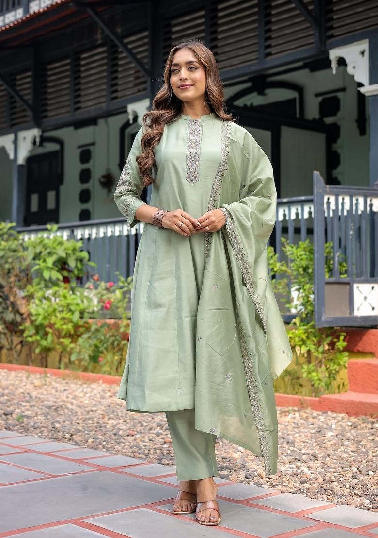 Light Green Embroidery Muslin Kurta Set - Indya