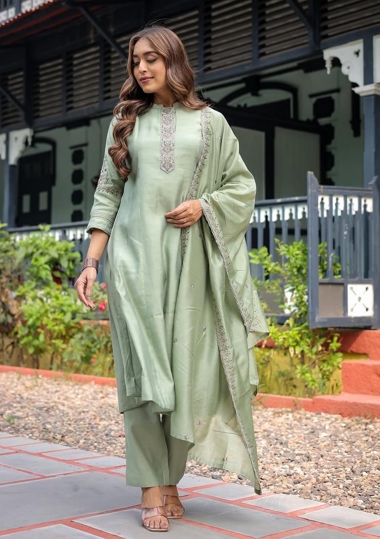 Light Green Embroidery Muslin Kurta Set - Indya