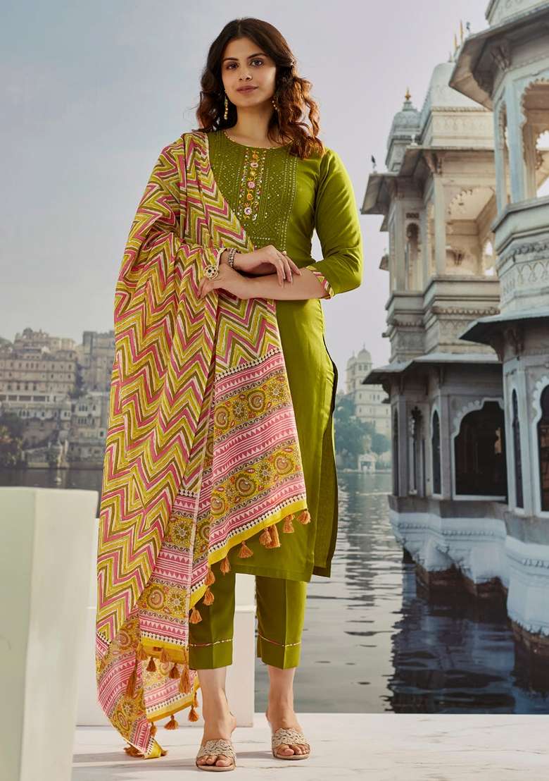 Mehendi Embroidery Muslin Kurta Set - Indya