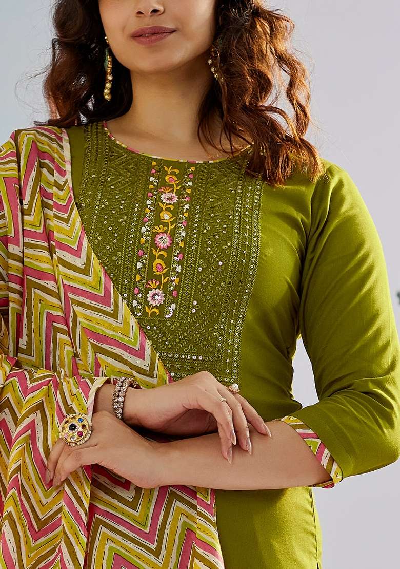 Mehendi Embroidery Muslin Kurta Set - Indya