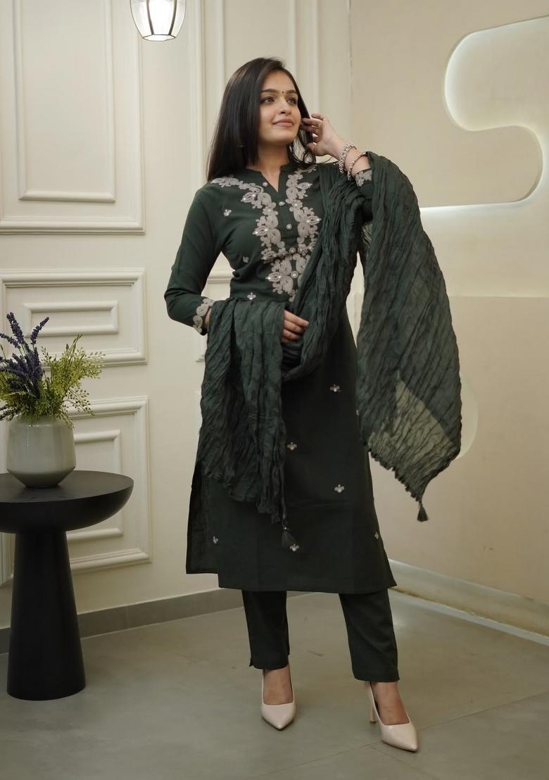 Dark Green Embroidery Rayon Kurta Set - Indya