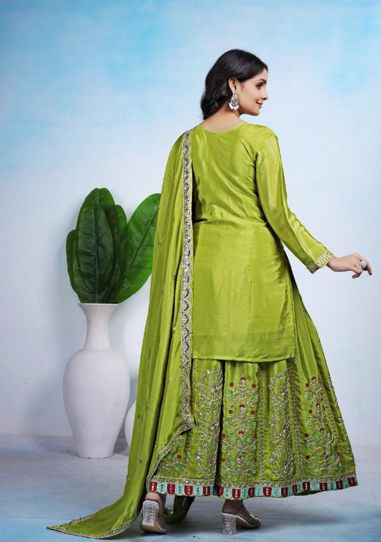 Parrot Green Thread Work Chinon Kurta Set - Indya