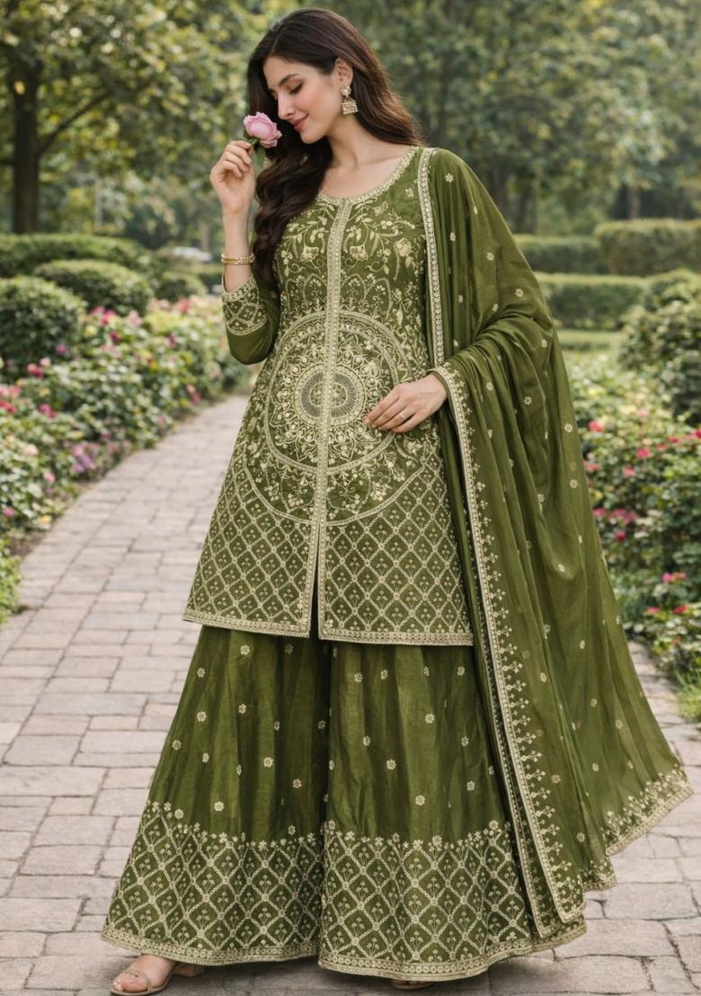 Green Thread Work Chinon Kurta Set - Indya