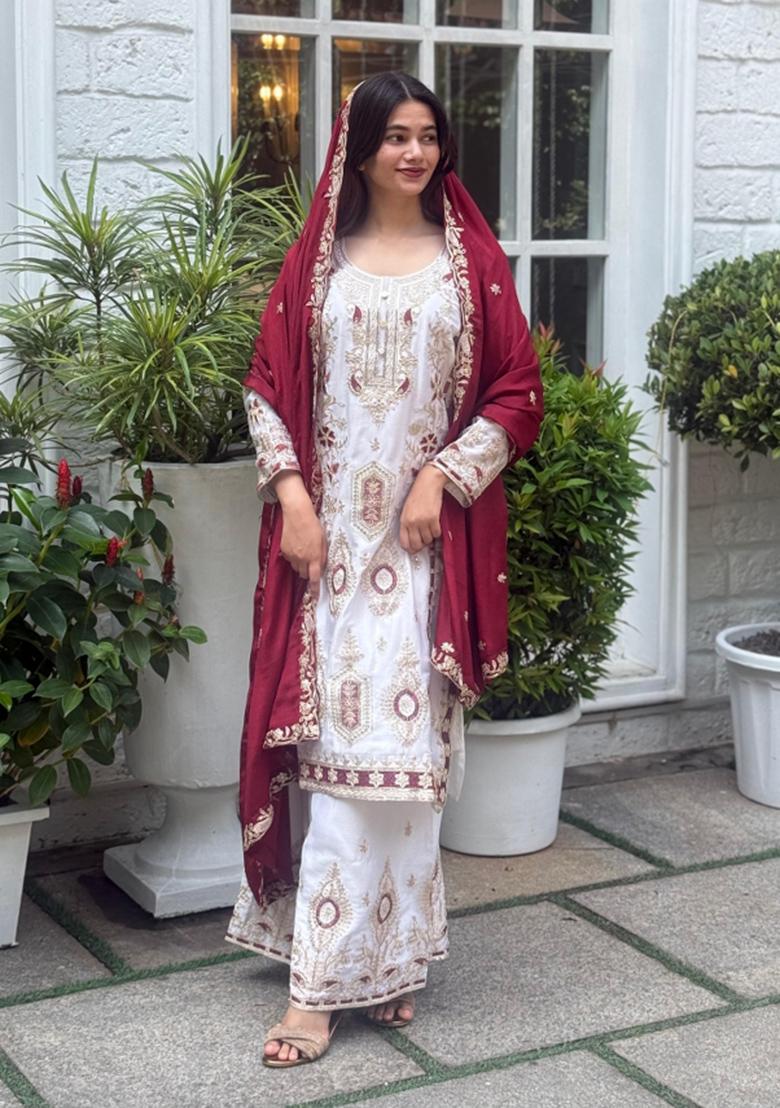 White Thread Work Chinon Kurta Set - Indya
