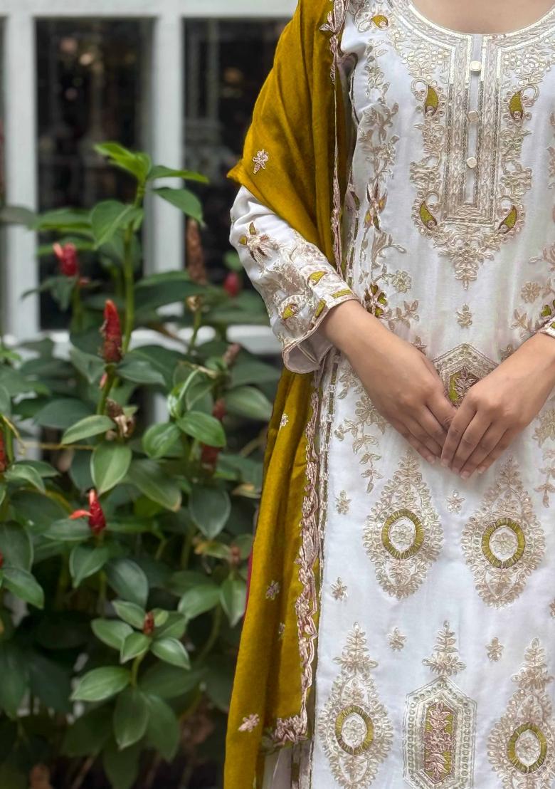 White Thread Work Chinon Kurta Set - Indya