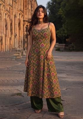 Green Embroidery Poly Blend Kurta Set