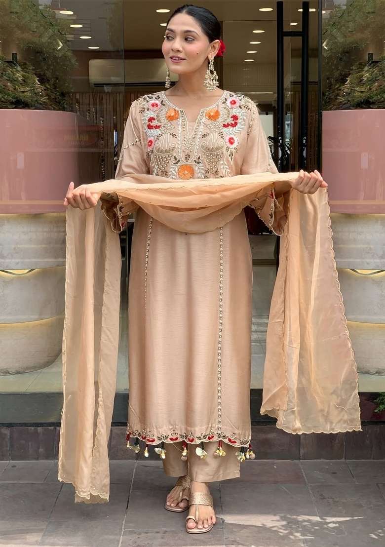 Chiku Thread Work Chanderi Kurta Set - Indya
