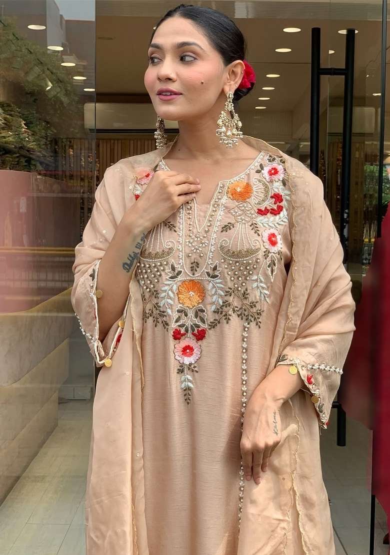 Chiku Thread Work Chanderi Kurta Set - Indya
