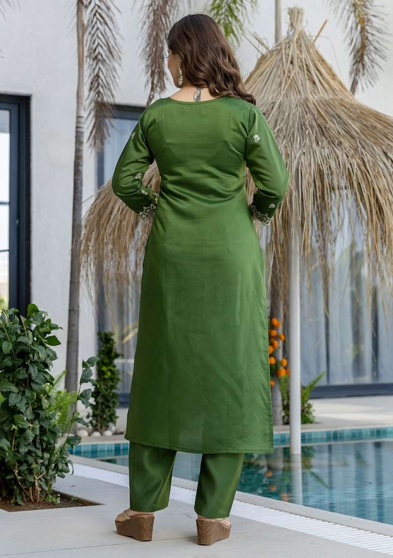 Green Thread Work Chanderi Kurta Set - Indya