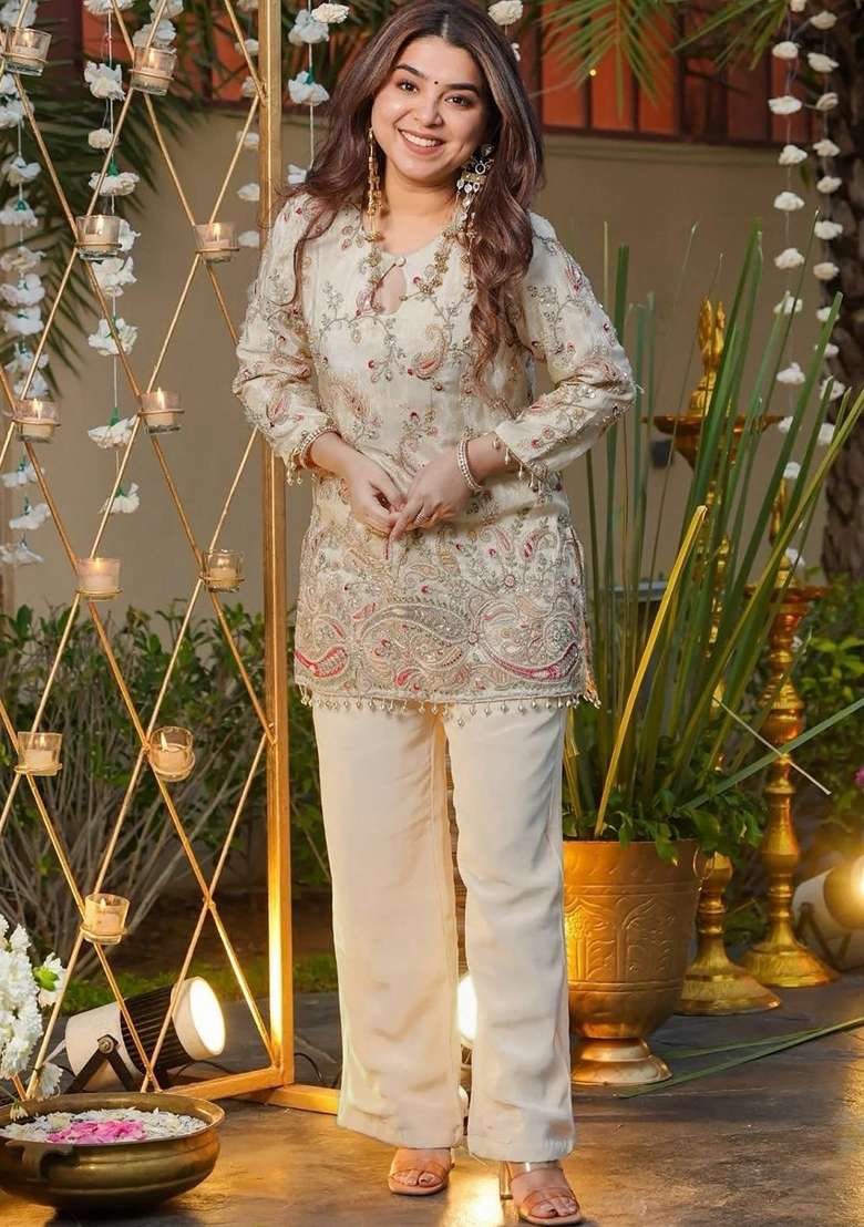 Cream Thread Work Silk Kurta Set - Indya