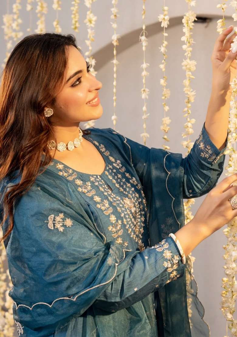 Blue Thread Work Silk Kurta Set - Indya