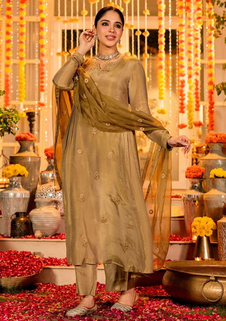 Golden Thread Work Chanderi Kurta Set - Indya