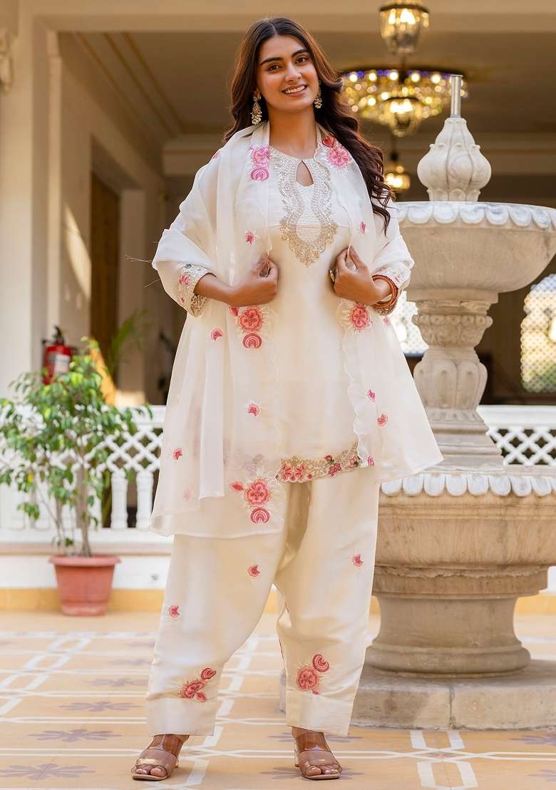 Off White Thread Work Satin Kurta Set - Indya