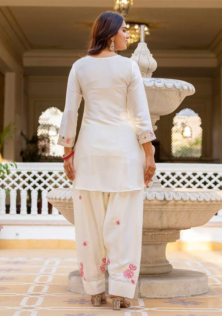 Off White Thread Work Satin Kurta Set - Indya