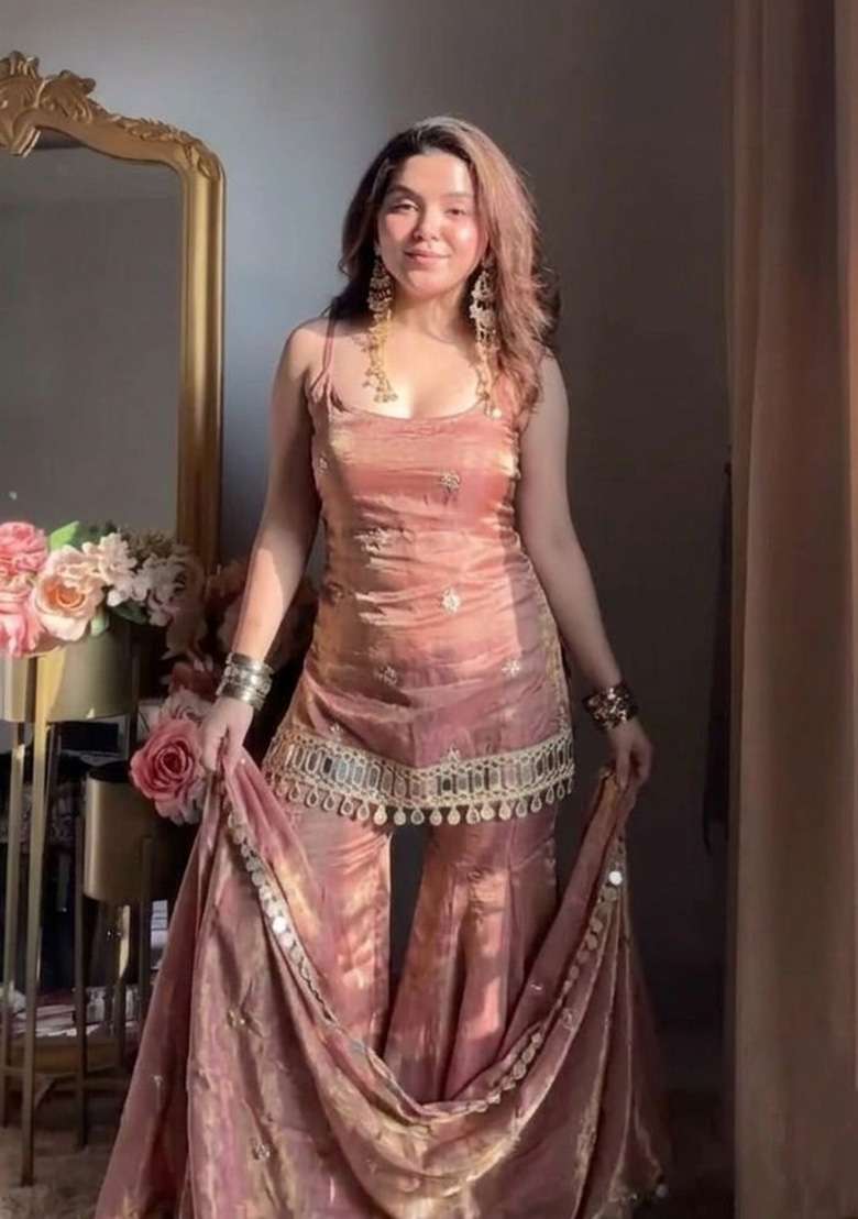 Pink Embroidered Silk Blend Kurta Set - Indya