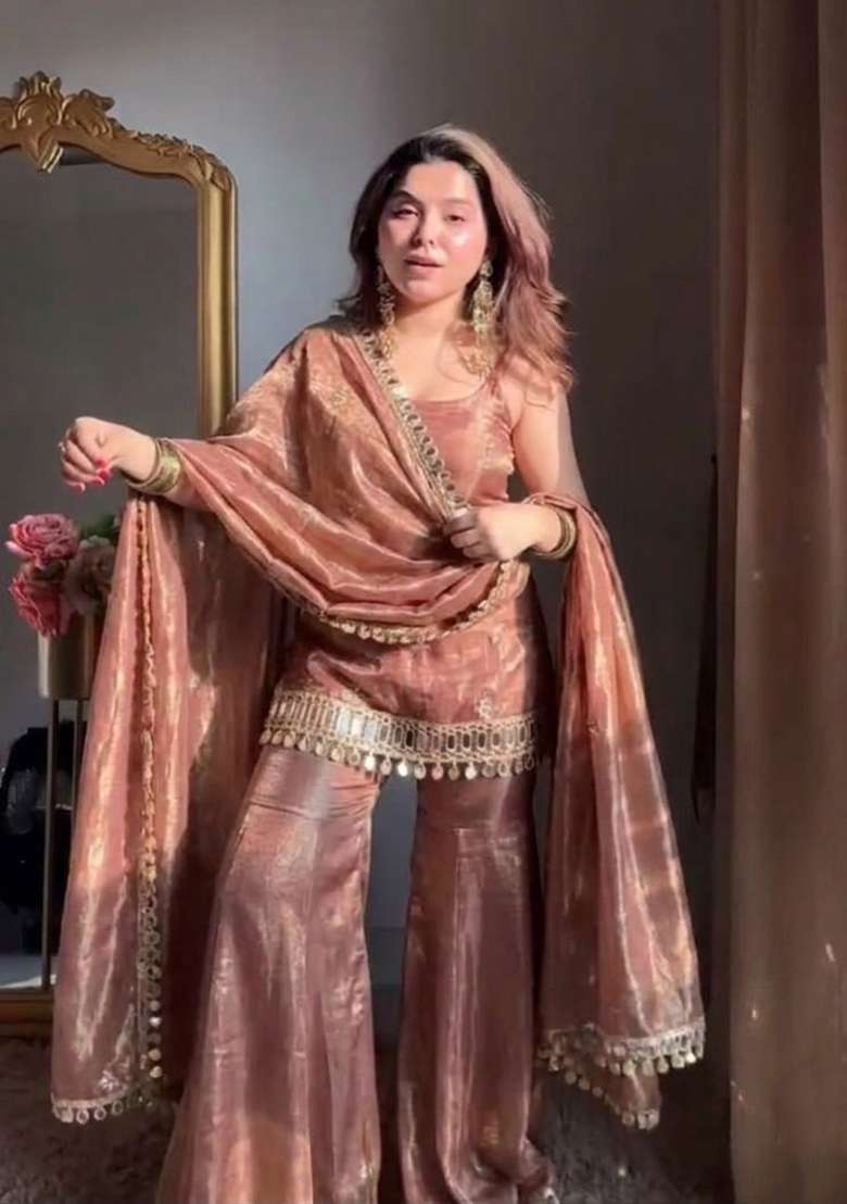 Pink Embroidered Silk Blend Kurta Set - Indya