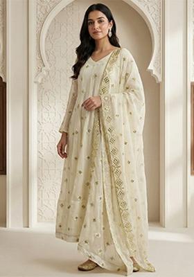 Off White Emboidered Faux Blooming Kurta Set