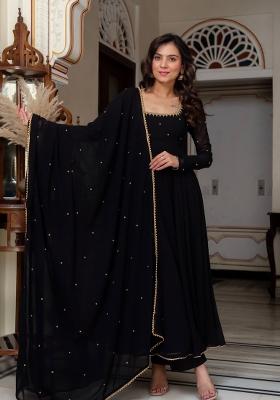 Black Emboidered Faux Blooming Kurta Set