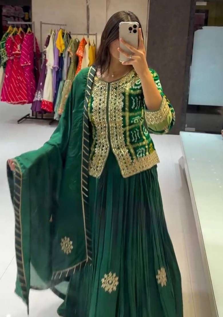 Green Emboidered Chinon Kurta Set - Indya