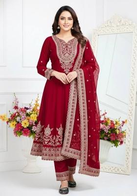 Red Emboidered Georgette Kurta Set