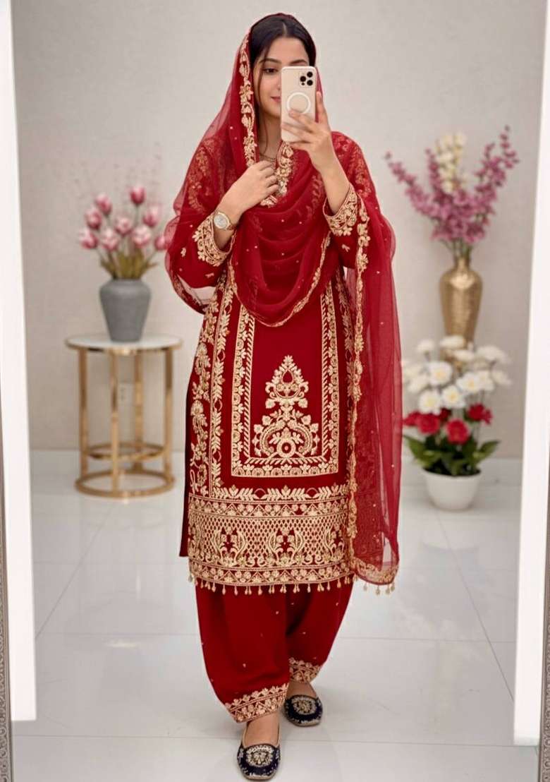 Red Emboidered Georgette Kurta Set - Indya
