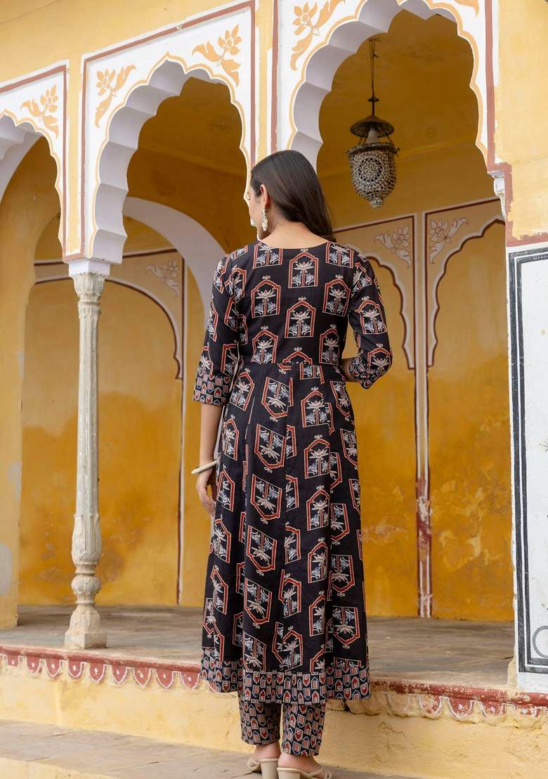 Black Embroidered Velvet Kurta Set - Indya