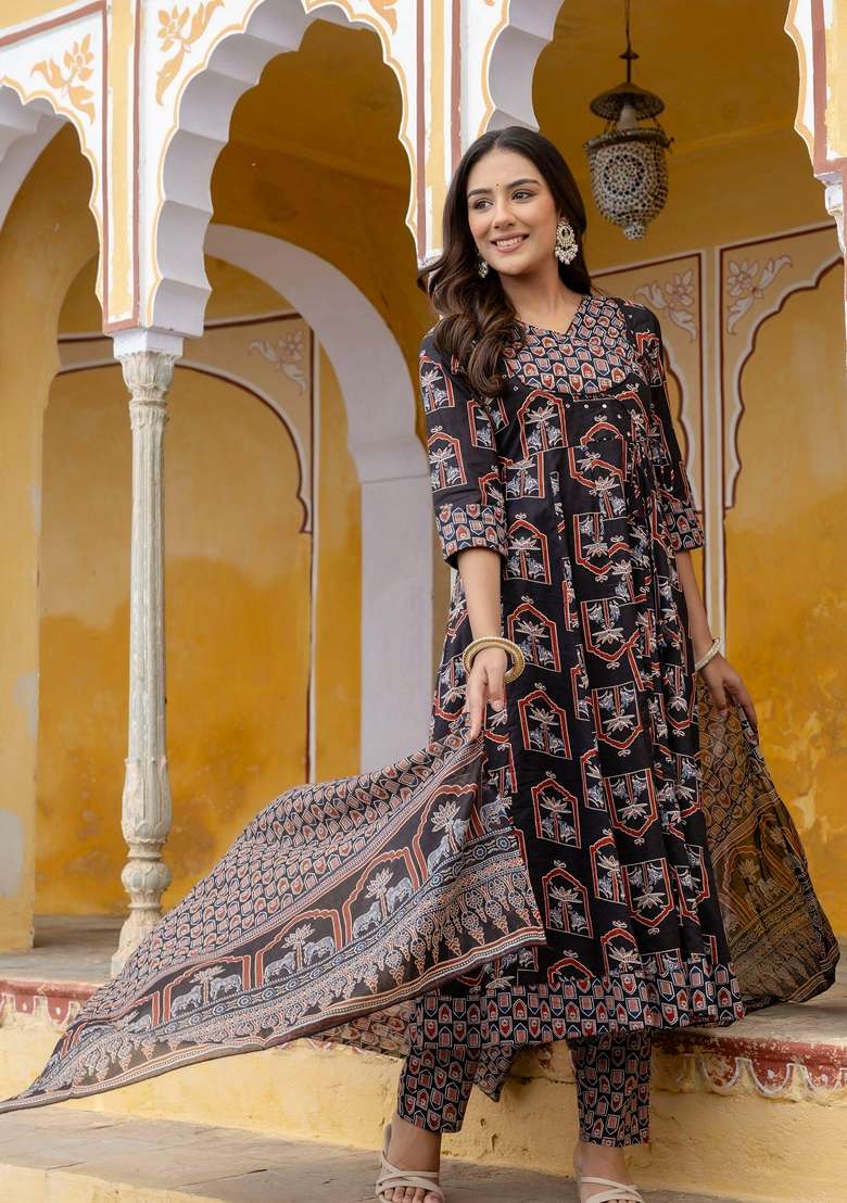 Black Embroidered Velvet Kurta Set - Indya