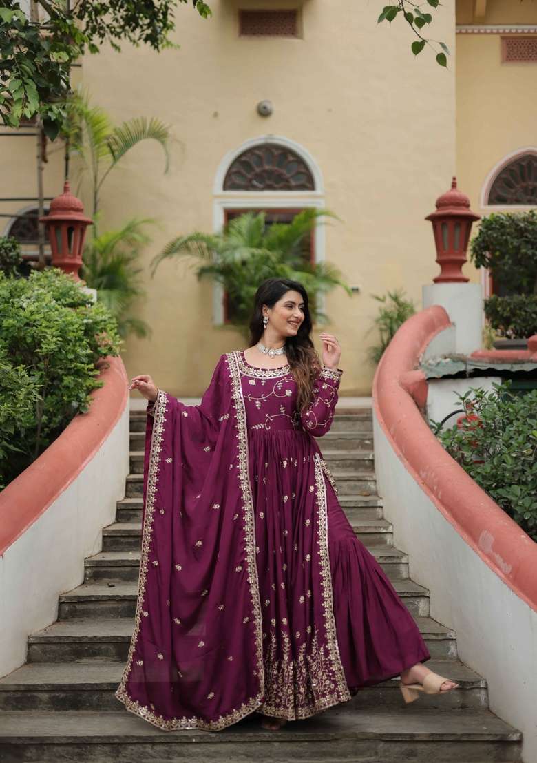 Wine Sequin Work Chinon Kurta Set - Indya