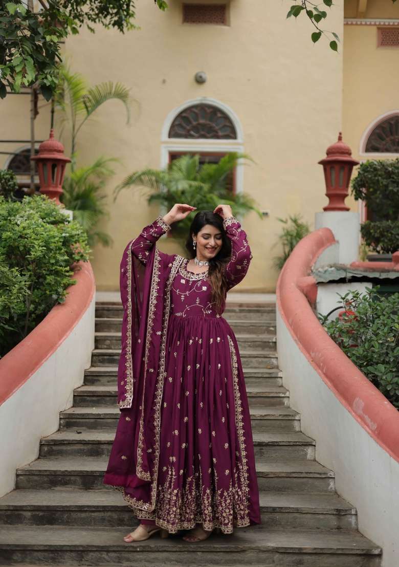 Wine Sequin Work Chinon Kurta Set - Indya