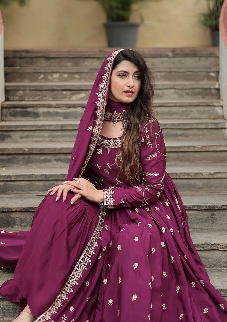Wine Sequin Work Chinon Kurta Set - Indya
