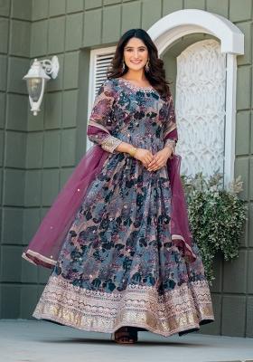 Grey Embroidered Silk Kurta With Dupatta