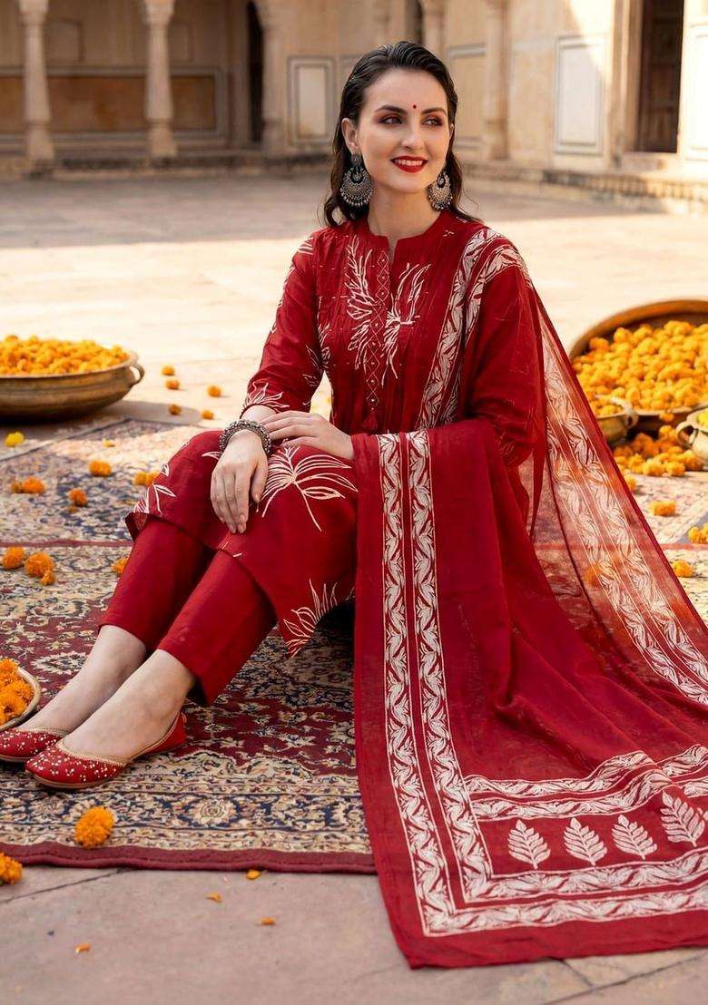 Red Solid Cotton Kurta Set - Indya