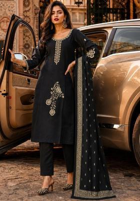 Black Solid Cotton Blend Kurta Set