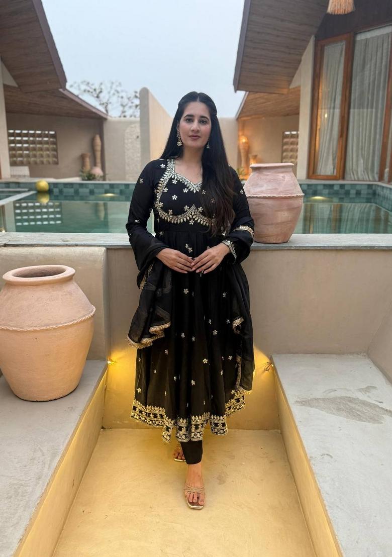 Black Embroidered Silk Blend Kurta Set - Indya