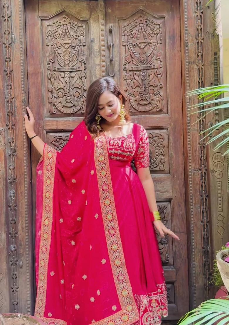 Pink Embroidered Crepe Kurta Set - Indya