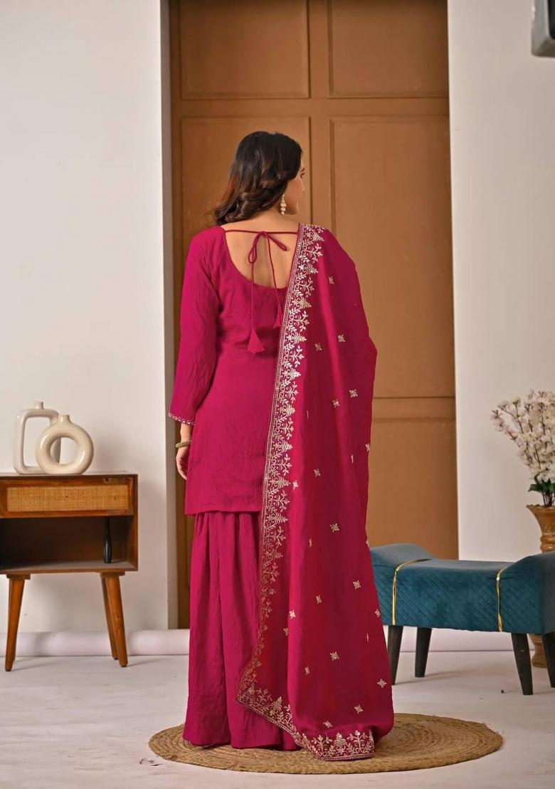 Red Embroidered Vichitra Kurta Set - Indya