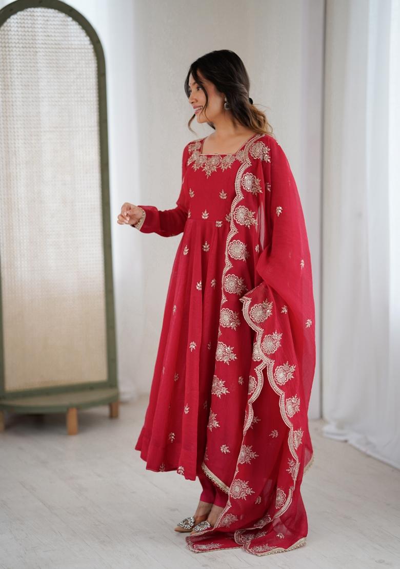 Red Embroidered Silk Blend Kurta Set - Indya