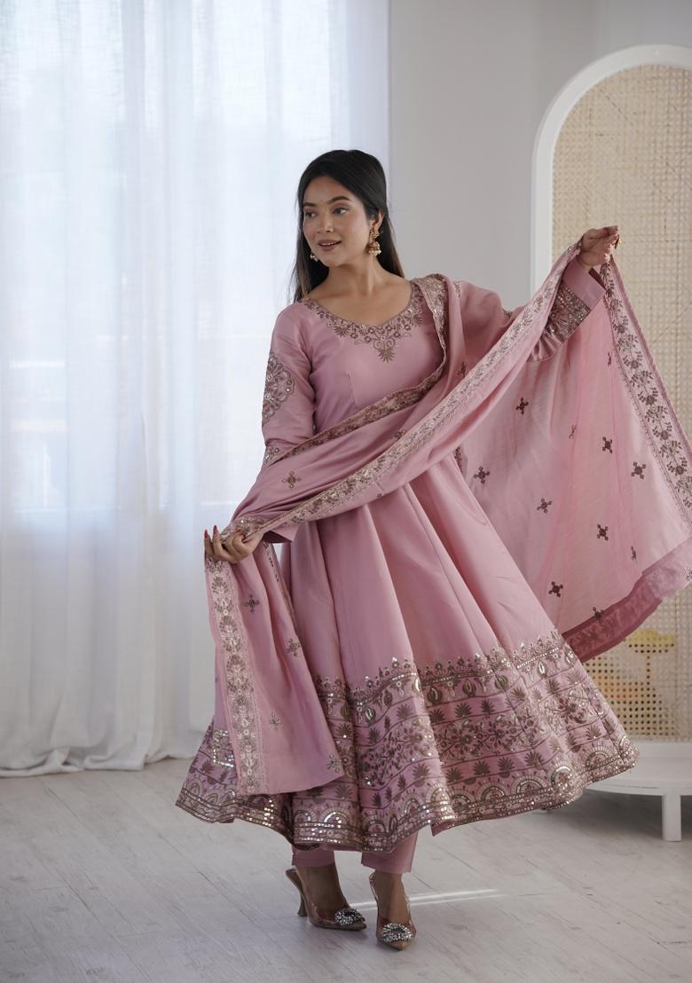 Peach Embroidered Silk Blend Kurta Set - Indya