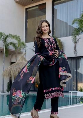 Black Embroidered Chinon Kurta Set