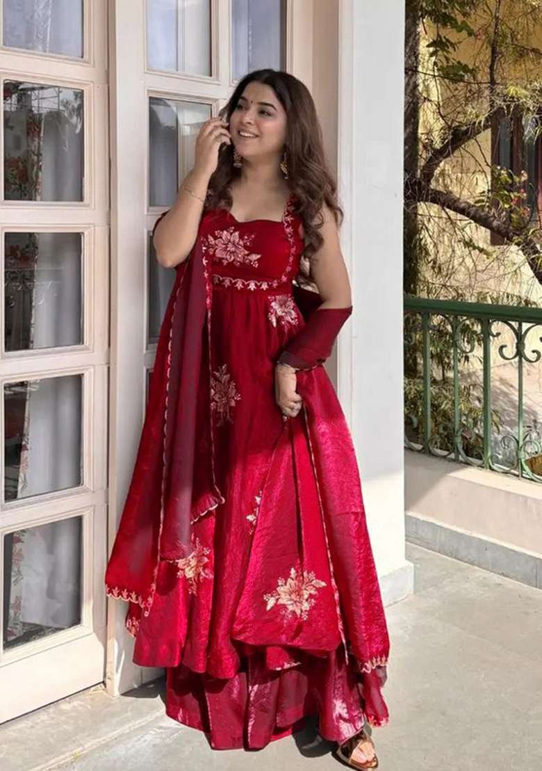 Red Sequins Work Silk Blend Kurta Set - Indya