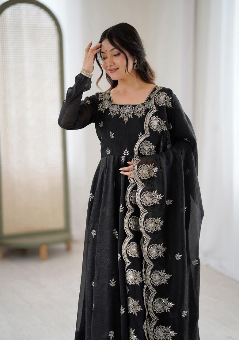 Black Embroidered Silk Blend Kurta Set - Indya
