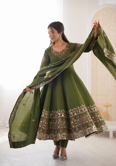 Green Embroidered Silk Blend Kurta Set