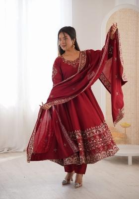Red Embroidered Silk Blend Kurta Set