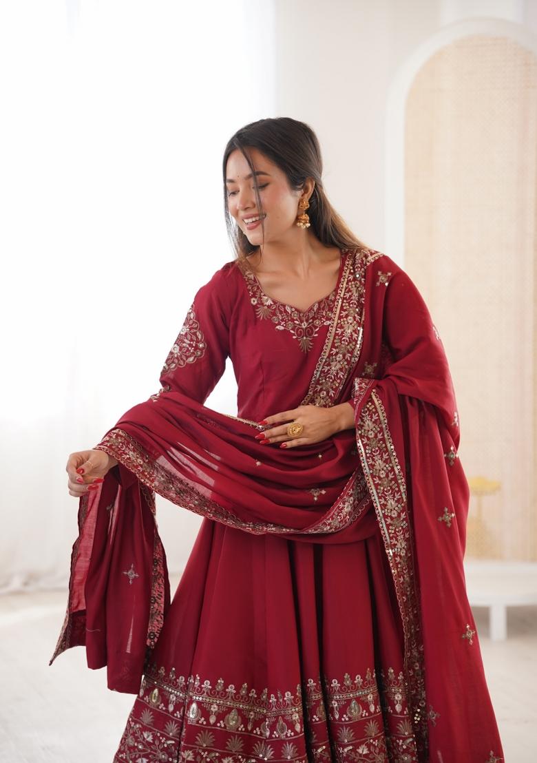 Red Embroidered Silk Blend Kurta Set - Indya