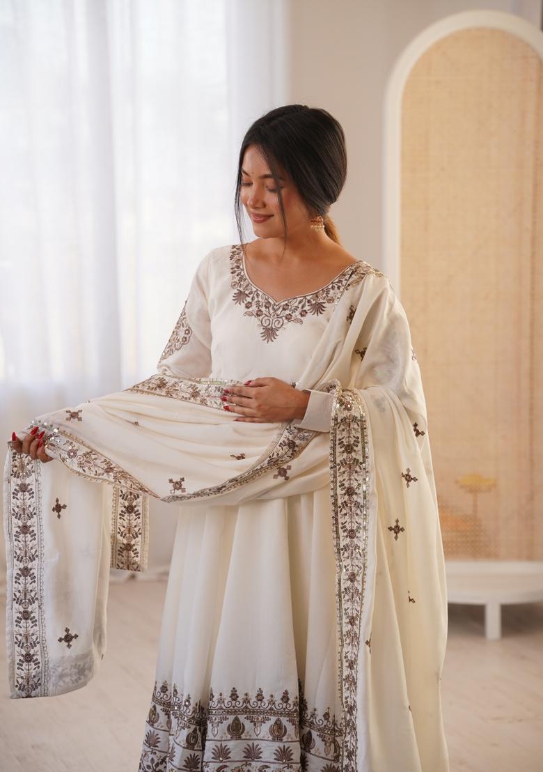 White Embroidered Silk Blend Kurta Set - Indya