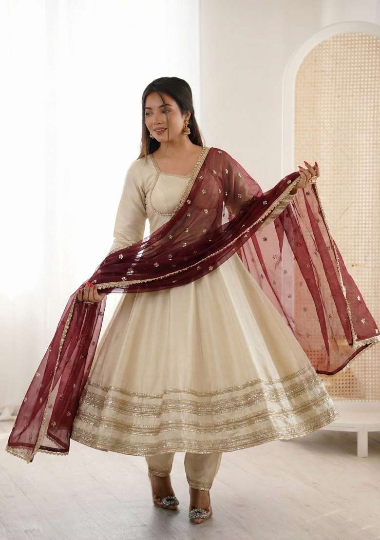 White Embroidered Silk Blend Kurta Set - Indya