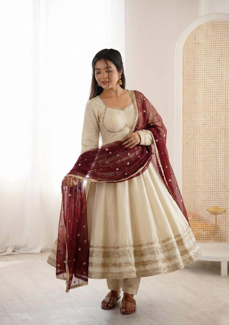 White Embroidered Silk Blend Kurta Set - Indya