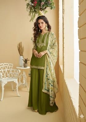 Green Embroidered Silk Blend Kurta Set